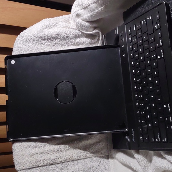 Pro-Case 12.5" iPad Pro Hard Case Excellent Condition - Picture 3 of 4